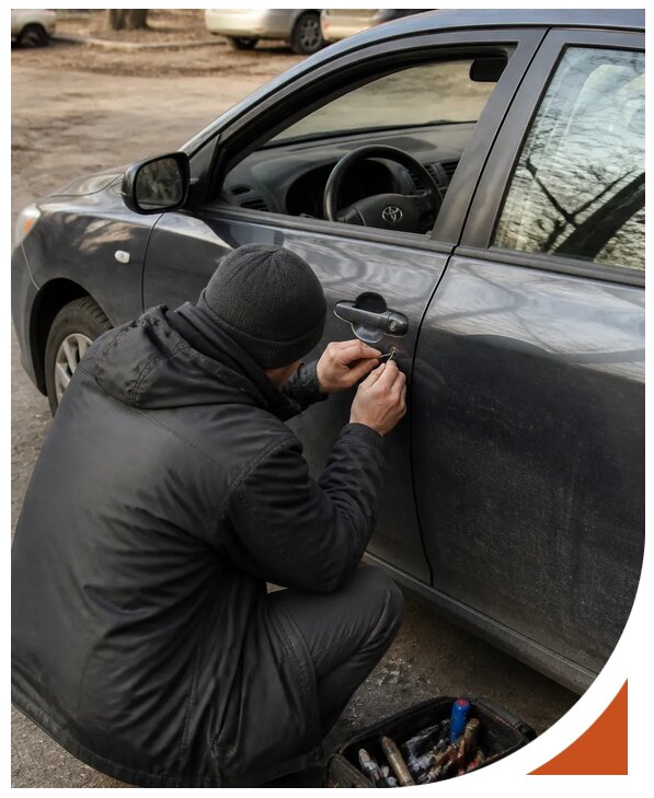 Профессиональное вскрытие автомобиля Тойота без повреждений в Каспийске