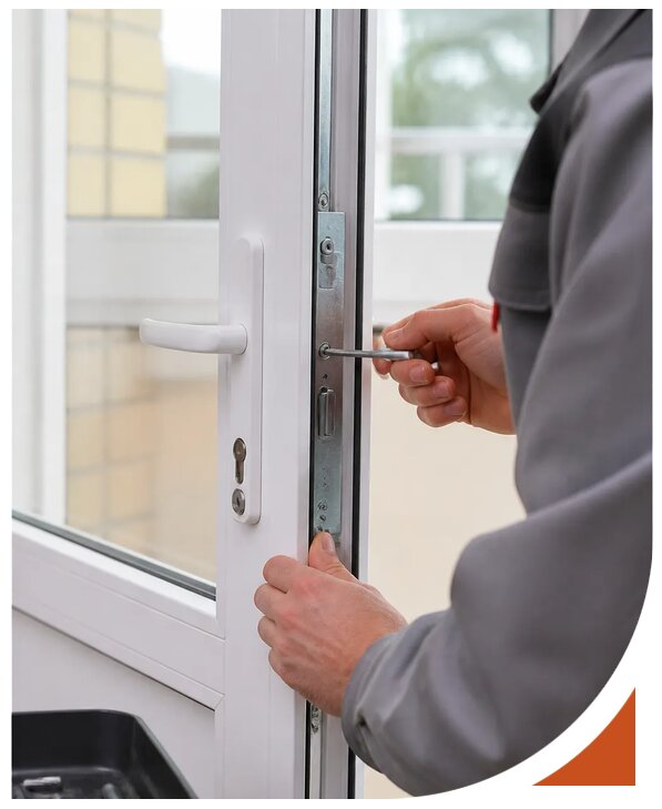 Профессиональная установка замка пластиковой двери в Каспийске